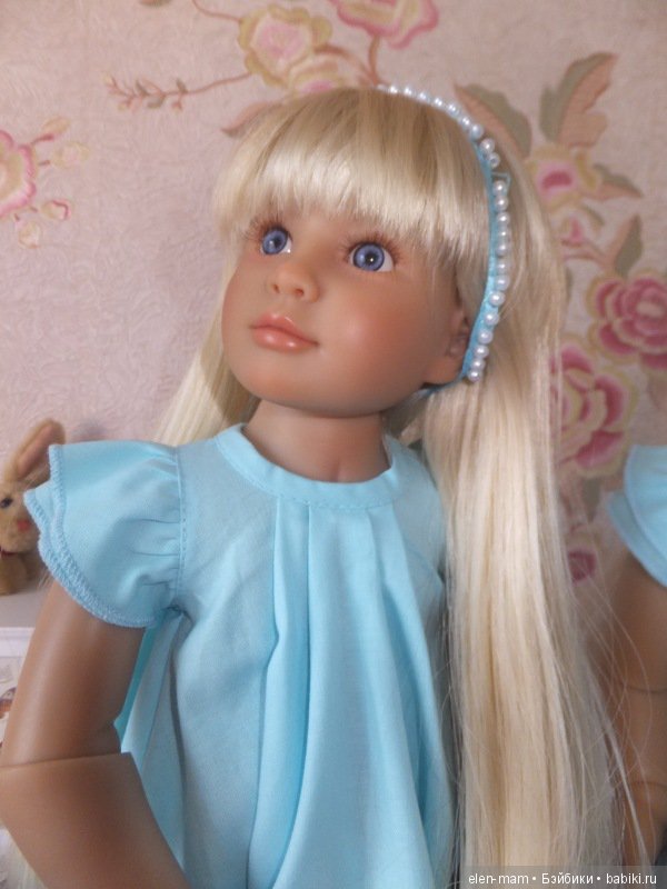 Принцесса в голубом, крупный план