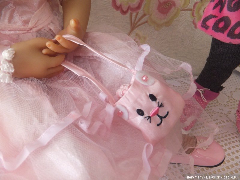 Блондины и блондинки, но без чёрных ботинок. Часть 2-я: Блондинки! Куклы Kidz 'n' Cats