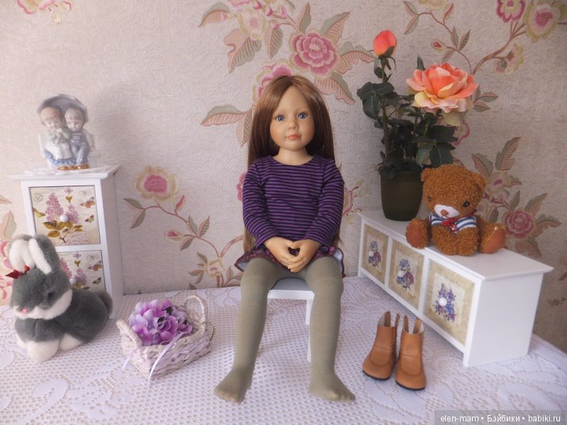 Присела на стул