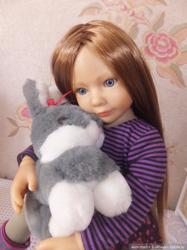 Обняла зайца