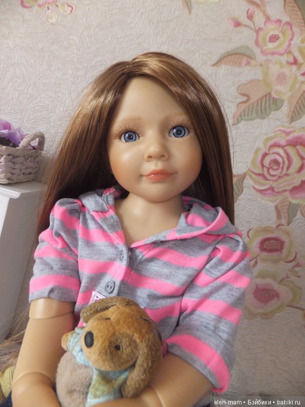 С игрушкой , портрет