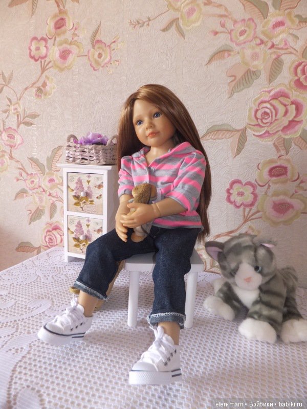 С игрушкой 3