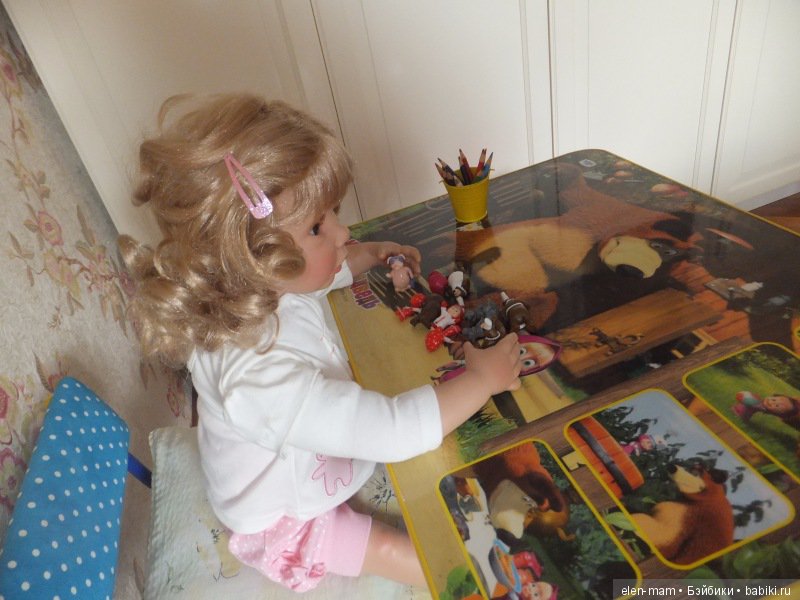 За столиком 2