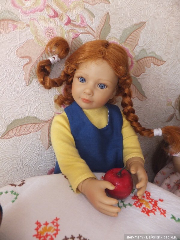 Пеппи с яблоком