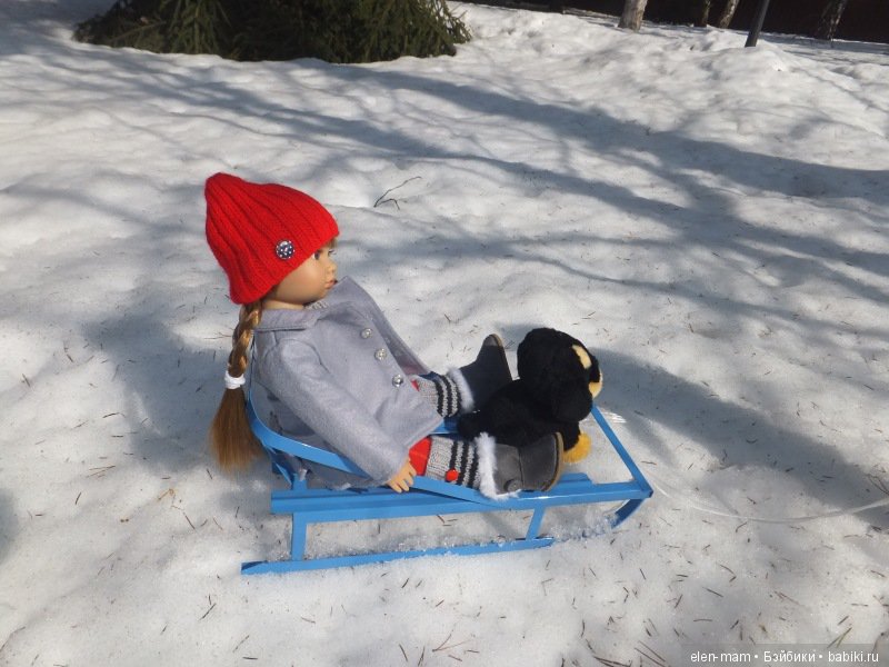 Оливия на санках