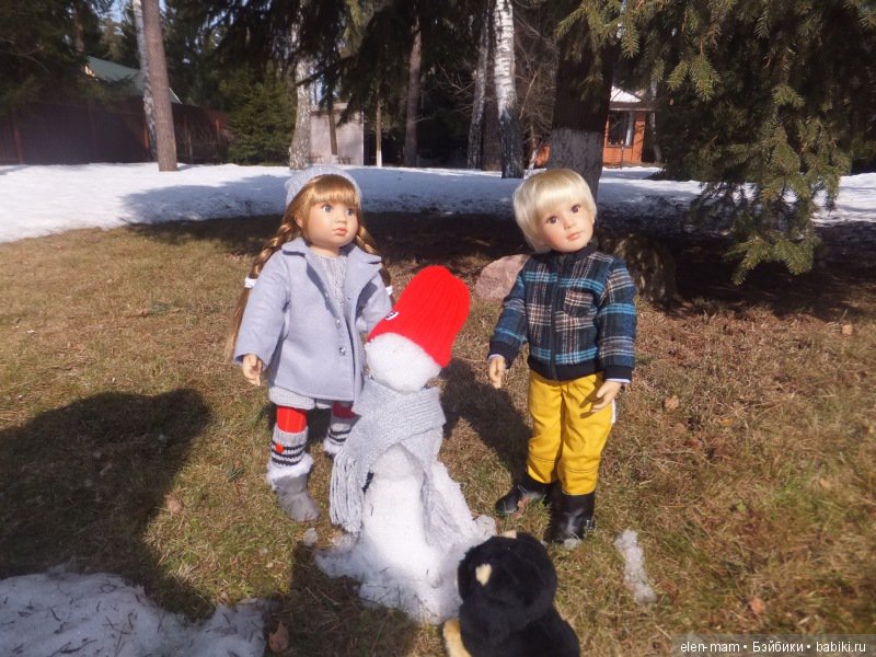 Снеговик в шапке