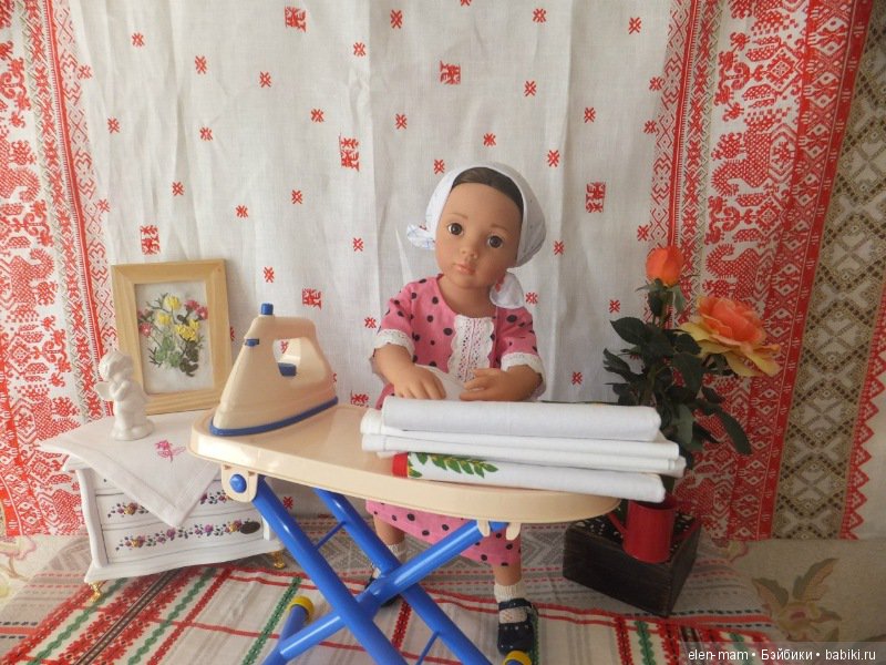 Кира гладит бельё 2
