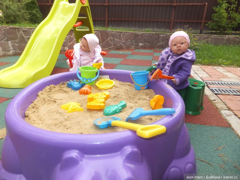 Маша и Стеша, песочница