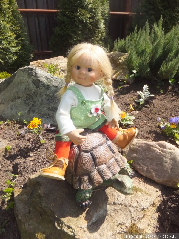 Маруся на черепахе