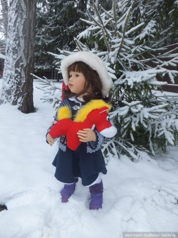 Тоня с лошадкой