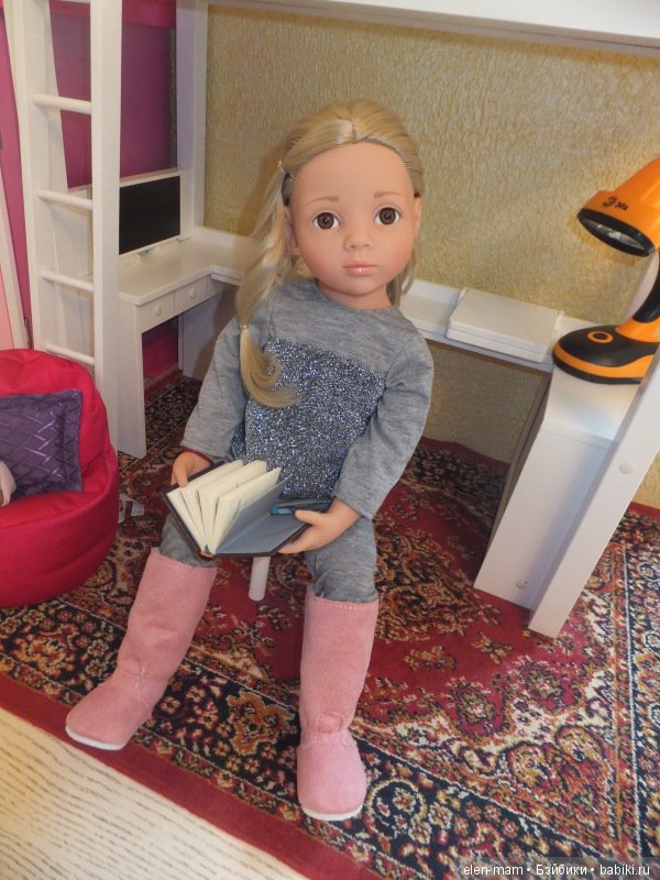 Влада, книжка, новая комнатка