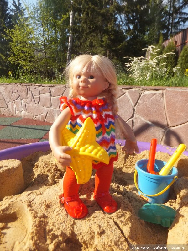 Маруся в песочнице