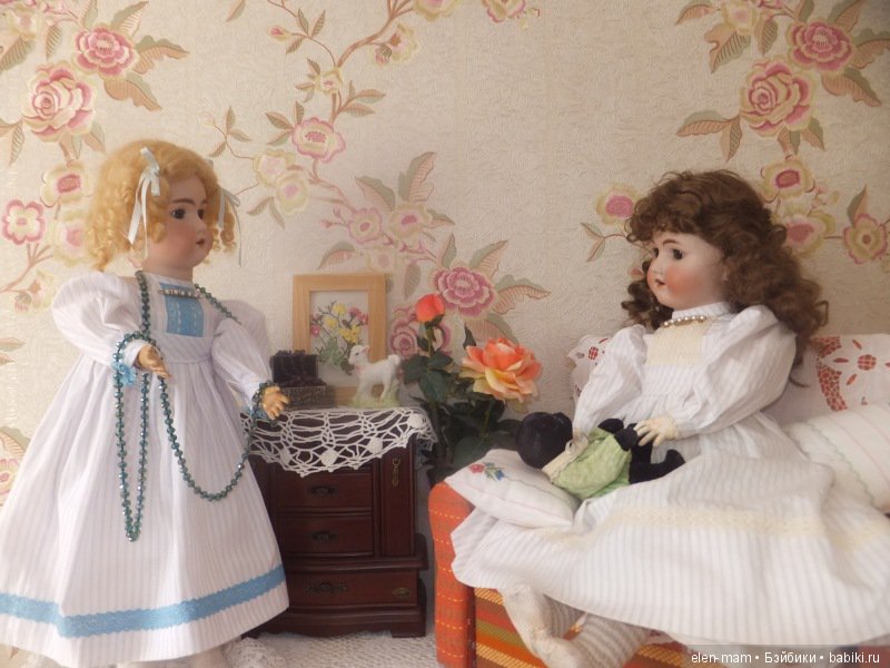 Нина с бусами, Вера