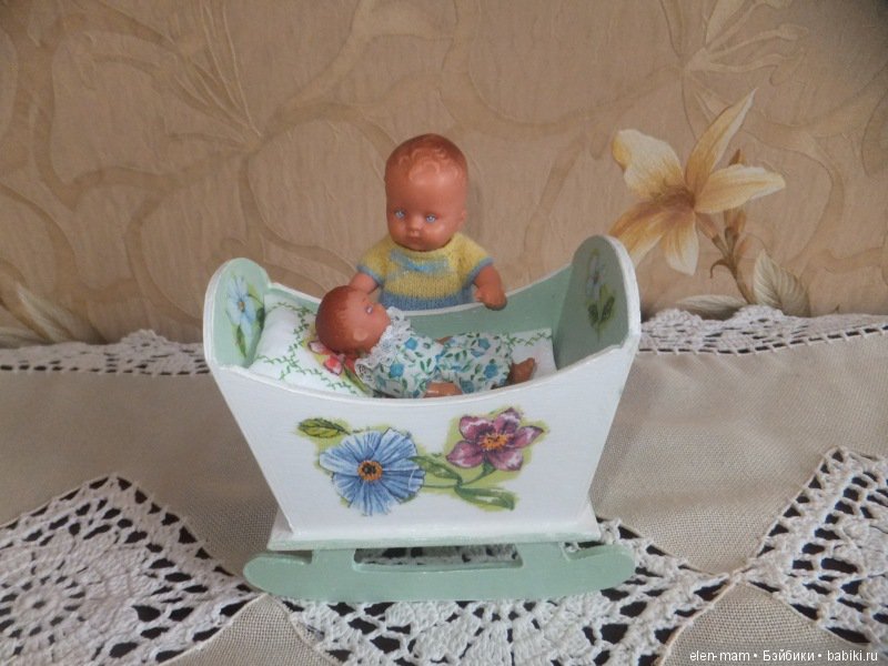 Пупсики, колыбелька