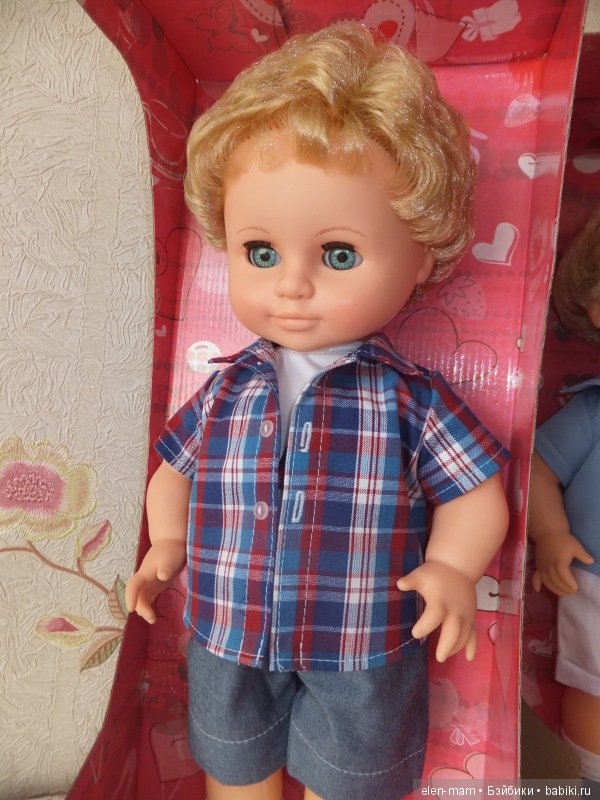 Мальчик в клетчатой рубашке