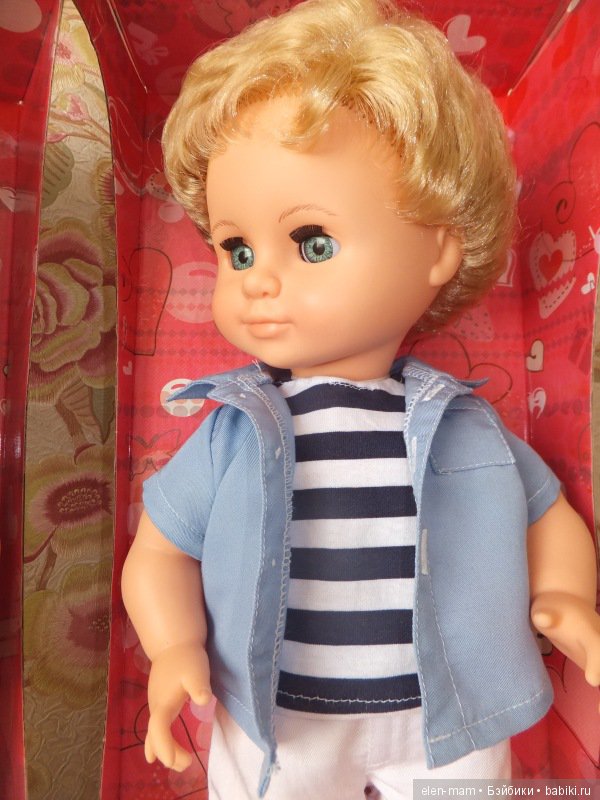 Мальчик в голубой рубашке