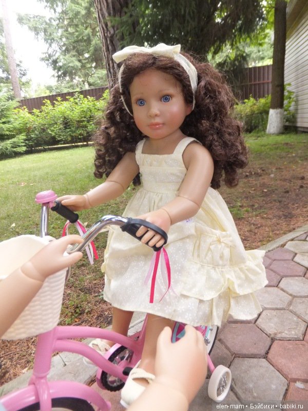 Лаура на велосипеде, 2