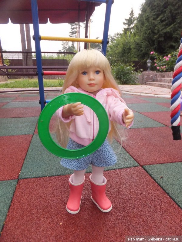 Эля с кольцом