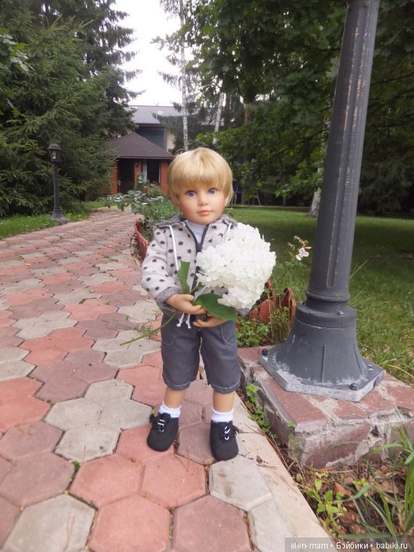 Игорёк с цветами