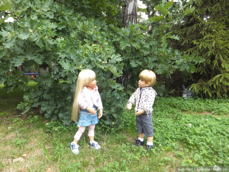 Ребятки у дуба 4