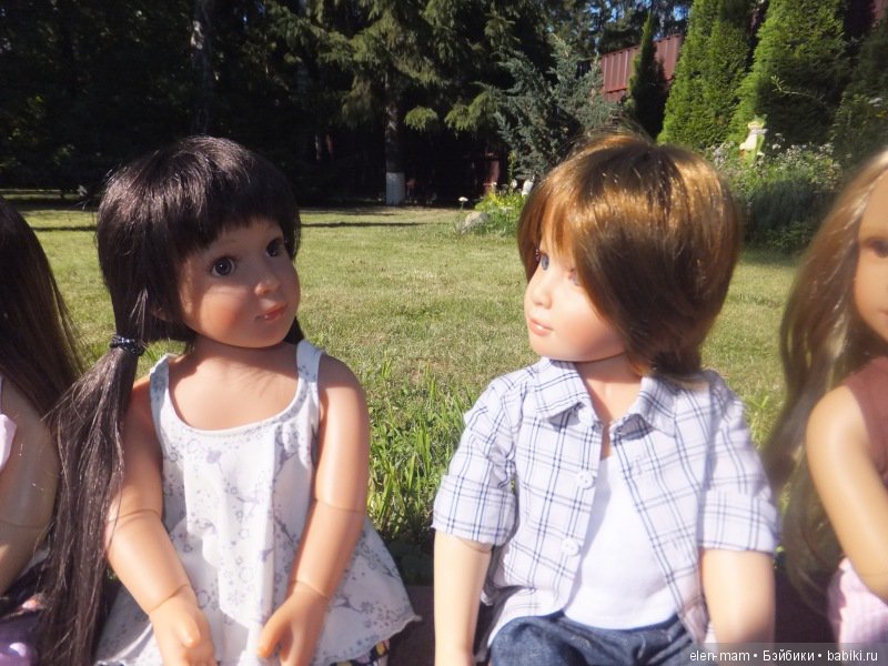 Килиана болтает с Марком