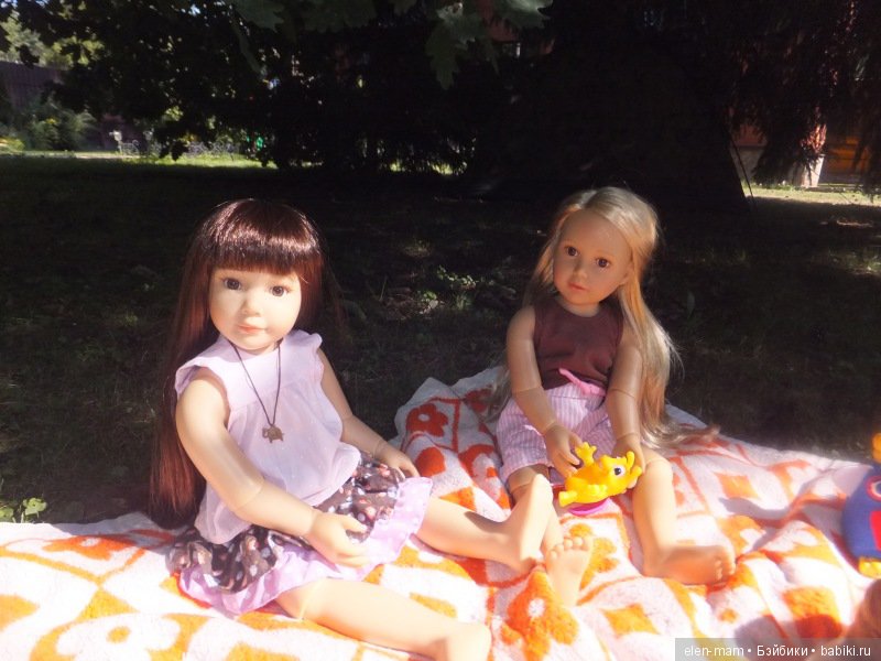 Элис и Паула отдыхают