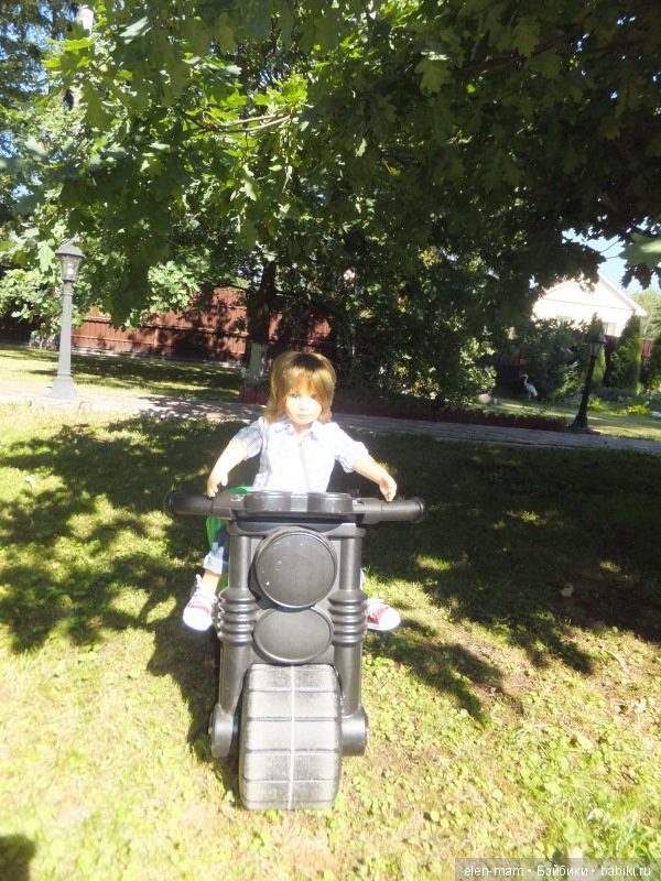 Поехал к девчонкам