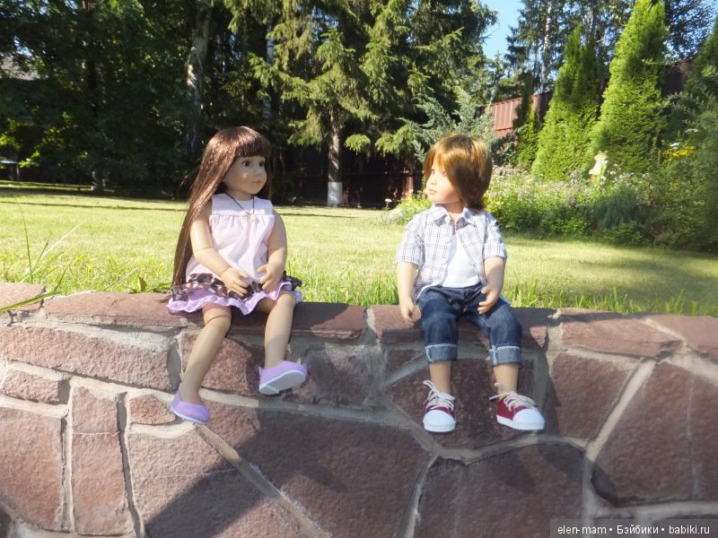 Элис и Марк болтают