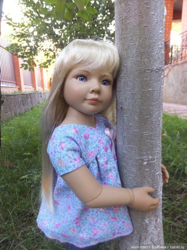 Притихла, задумалась... 2