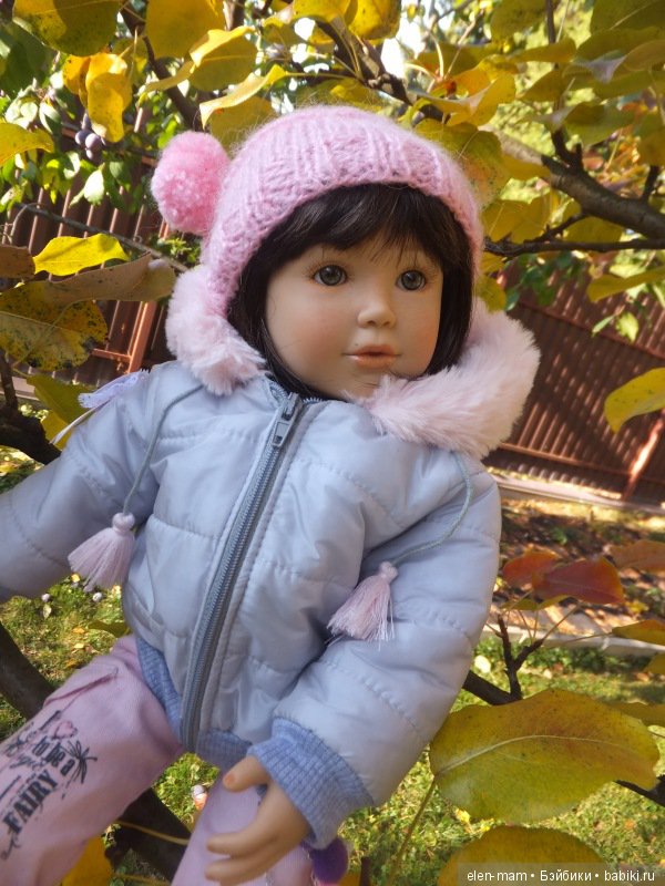 Надин на груше 2