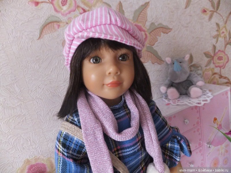 розовая кепка