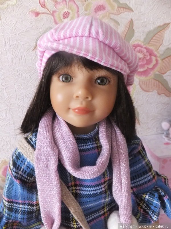 розовая кепка