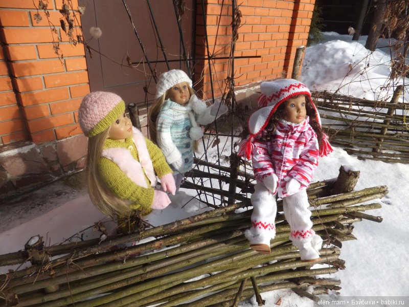 Грейс, Гретта и Лаура. Девчонки Kidz'n'Cats на прогулке