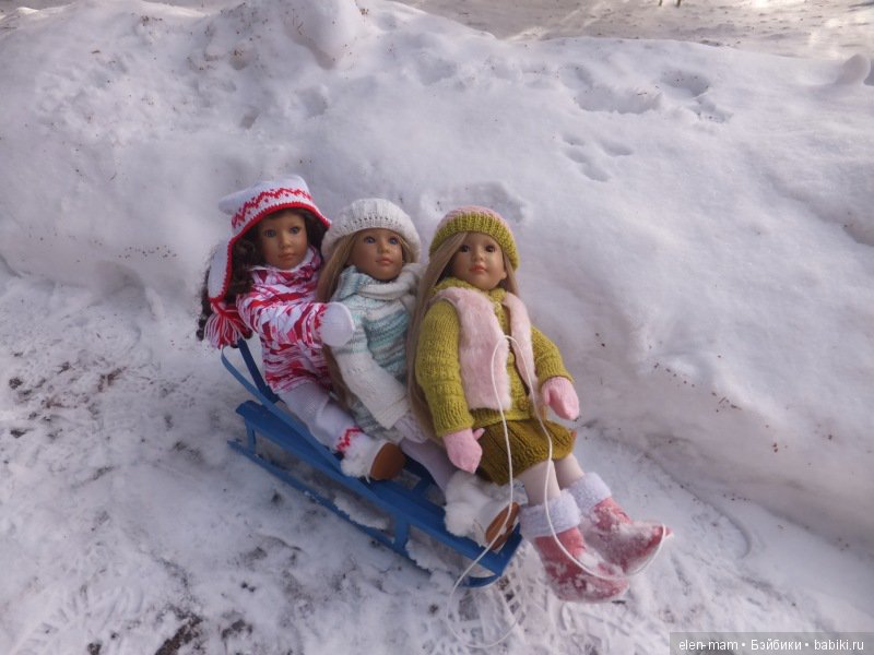 Грейс, Гретта и Лаура. Девчонки Kidz'n'Cats на прогулке