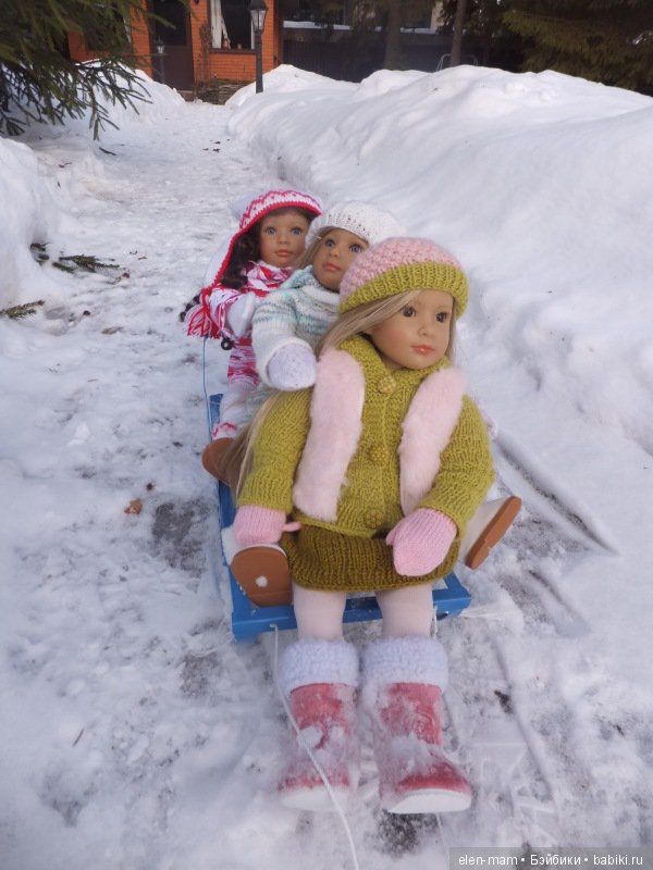 Грейс, Гретта и Лаура. Девчонки Kidz'n'Cats на прогулке