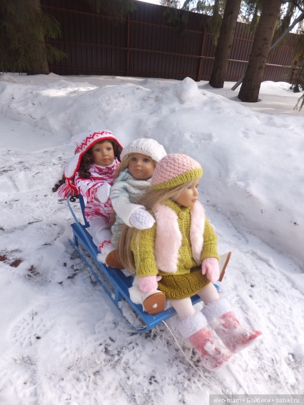 Грейс, Гретта и Лаура. Девчонки Kidz'n'Cats на прогулке