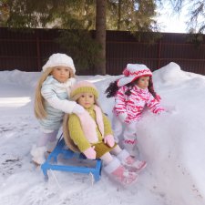 Грейс, Гретта и Лаура. Девчонки  Kidz'n'Cats на прогулке