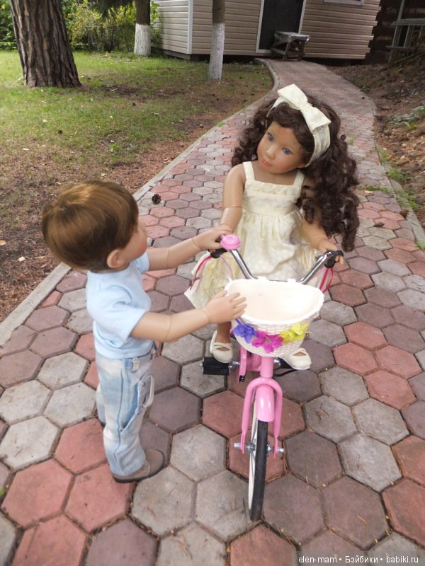 Моменты. Они бывают разные: трогательные, интересные, забавные. И это всё про кукол