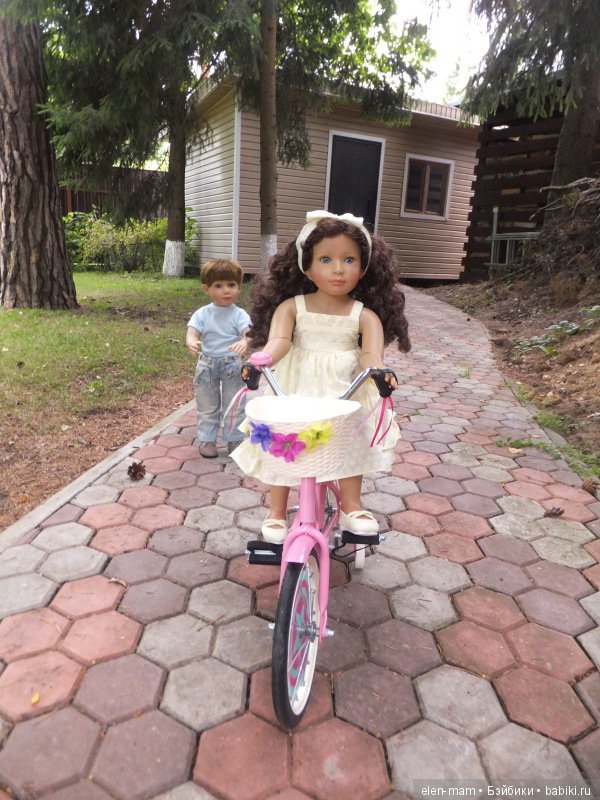 Моменты. Они бывают разные: трогательные, интересные, забавные. И это всё про кукол