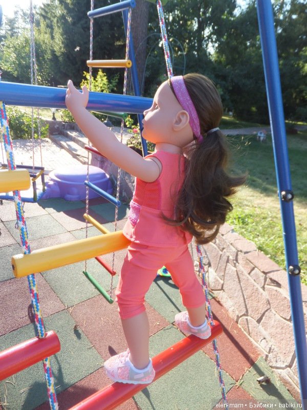 Моменты. Они бывают разные: трогательные, интересные, забавные. И это всё про кукол