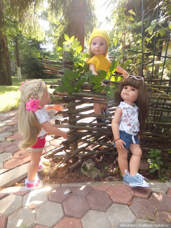 Моменты. Они бывают разные: трогательные, интересные, забавные. И это всё про кукол