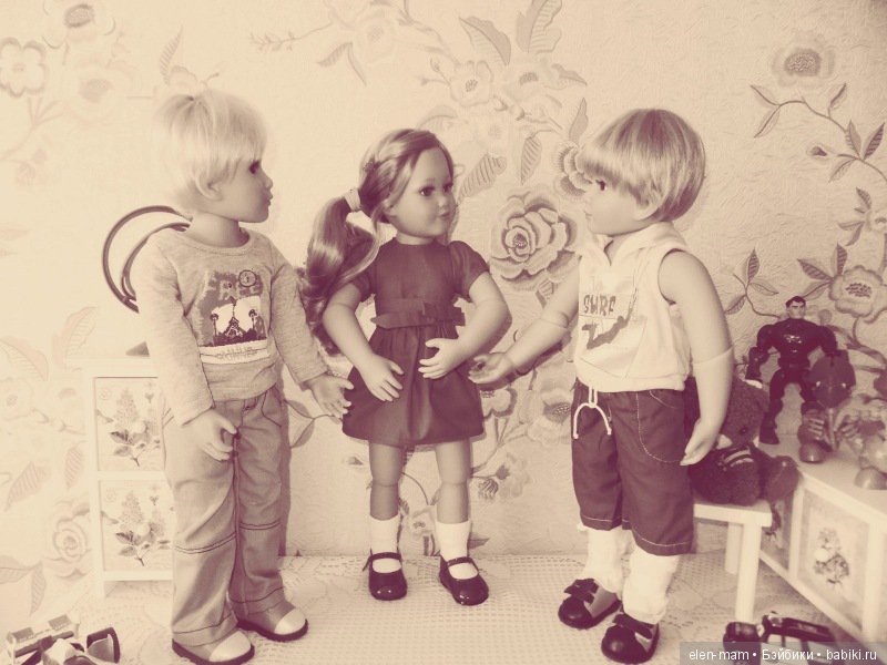 Чёрно-белые фото. Подсматриваем за жизнью кукол Kidz'n'Cats