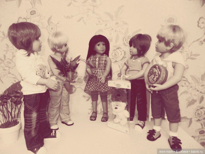 Чёрно-белые фото. Подсматриваем за жизнью кукол Kidz'n'Cats