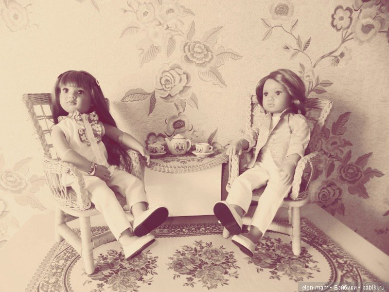 Чёрно-белые фото. Подсматриваем за жизнью кукол Kidz'n'Cats