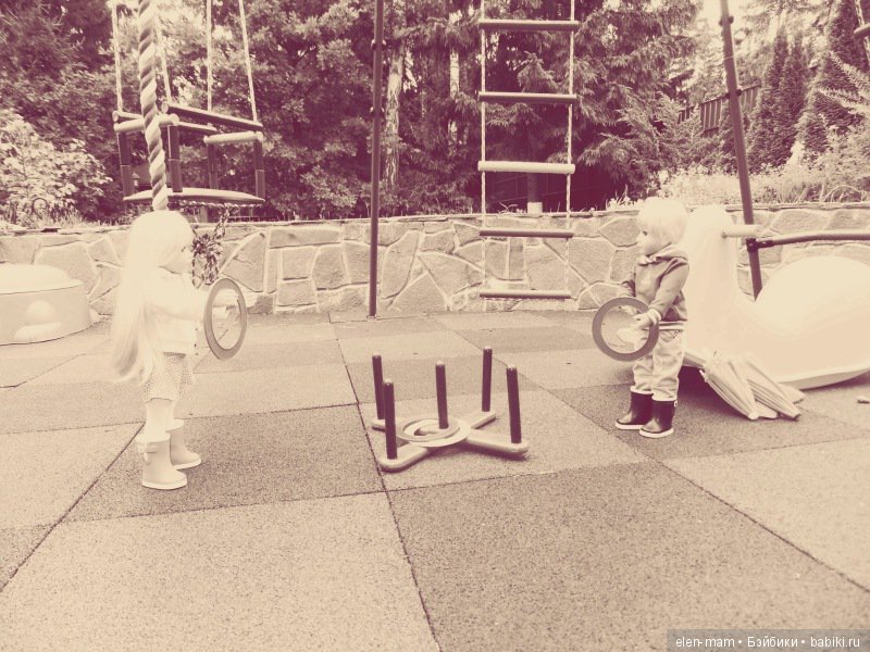 Чёрно-белые фото. Подсматриваем за жизнью кукол Kidz'n'Cats