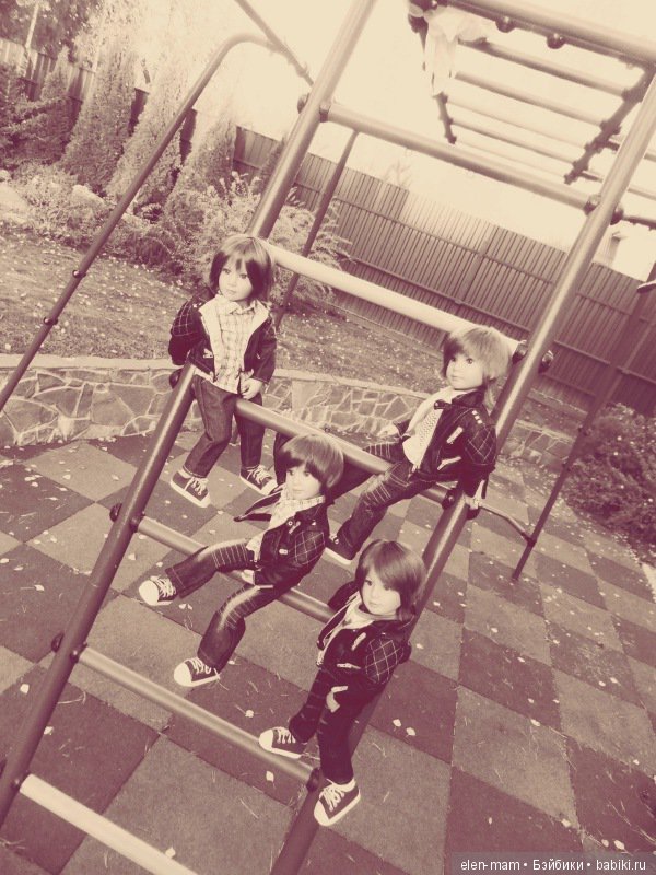 Чёрно-белые фото. Подсматриваем за жизнью кукол Kidz'n'Cats