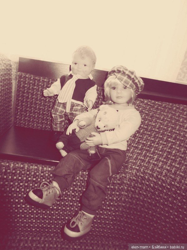 Чёрно-белые фото. Подсматриваем за жизнью кукол Kidz'n'Cats