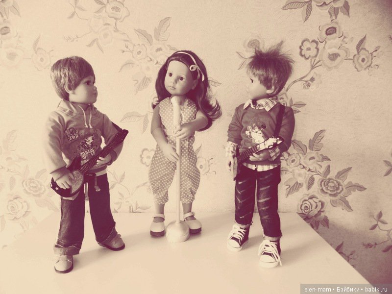 Чёрно-белые фото. Подсматриваем за жизнью кукол Kidz'n'Cats