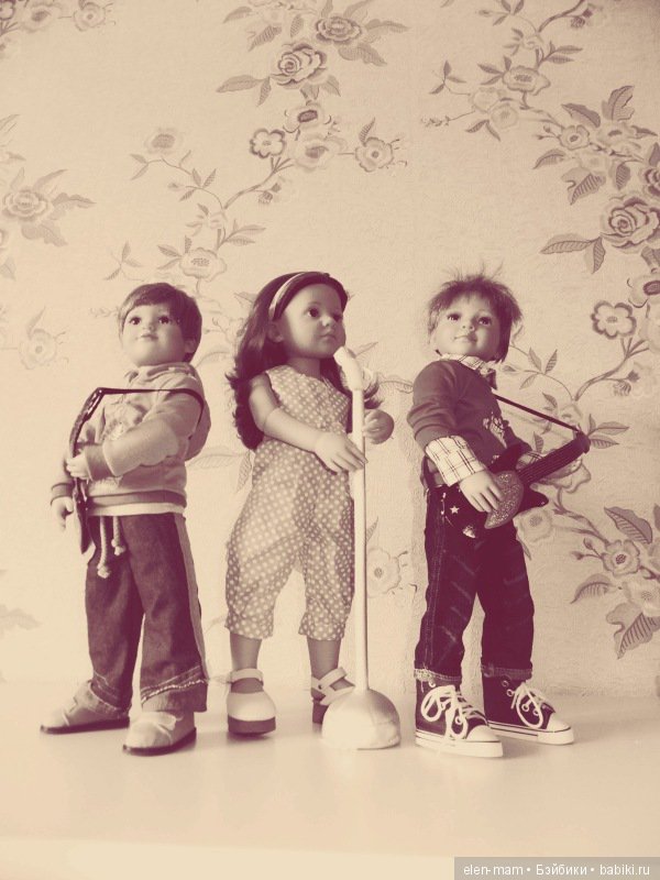 Чёрно-белые фото. Подсматриваем за жизнью кукол Kidz'n'Cats