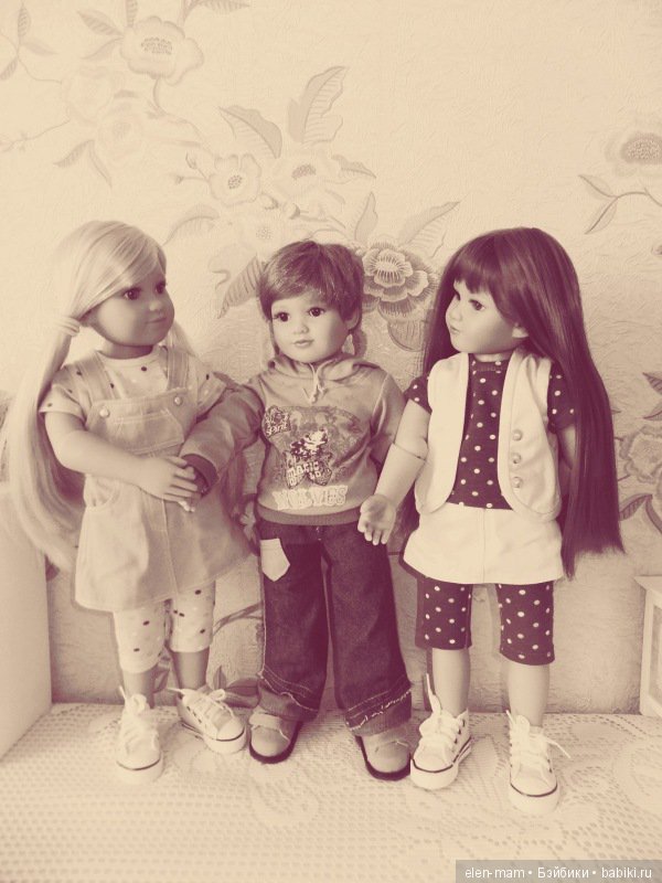 Чёрно-белые фото. Подсматриваем за жизнью кукол Kidz'n'Cats